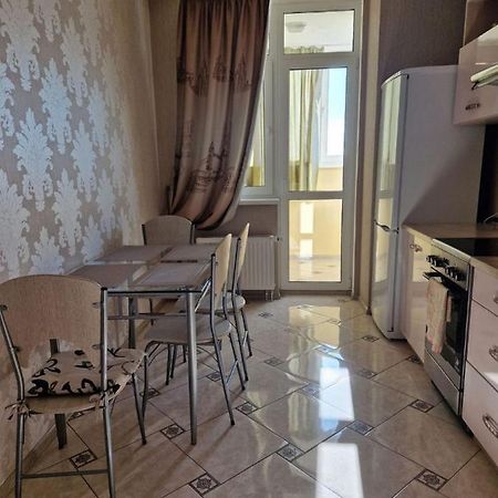Видовые Апартаменты Kiev Exterior foto