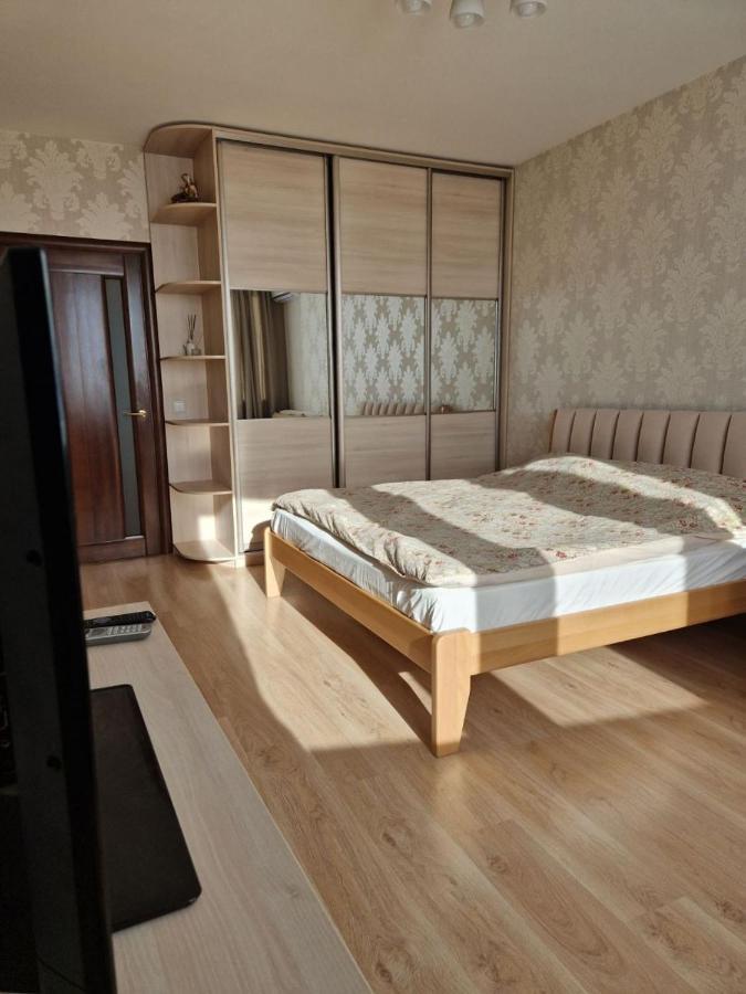Видовые Апартаменты Kiev Exterior foto